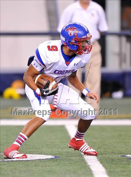 Thumbnail 2 in Lamar vs. Cooper (5A Division 2 Region 1 Bi-District) photogallery.
