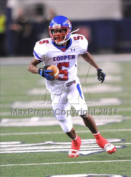 Thumbnail 2 in Lamar vs. Cooper (5A Division 2 Region 1 Bi-District) photogallery.