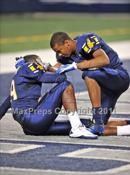 Thumbnail 3 in Lamar vs. Cooper (5A Division 2 Region 1 Bi-District) photogallery.