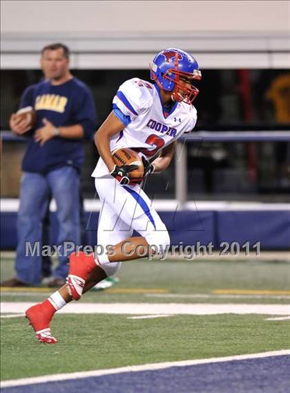 Thumbnail 2 in Lamar vs. Cooper (5A Division 2 Region 1 Bi-District) photogallery.