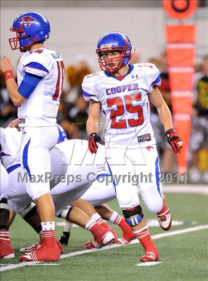 Thumbnail 3 in Lamar vs. Cooper (5A Division 2 Region 1 Bi-District) photogallery.