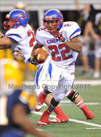 Thumbnail 3 in Lamar vs. Cooper (5A Division 2 Region 1 Bi-District) photogallery.