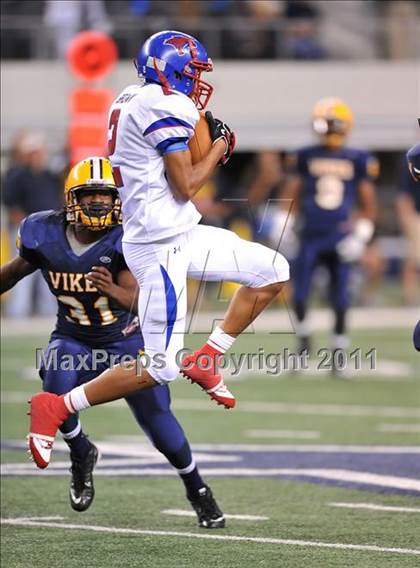 Thumbnail 2 in Lamar vs. Cooper (5A Division 2 Region 1 Bi-District) photogallery.