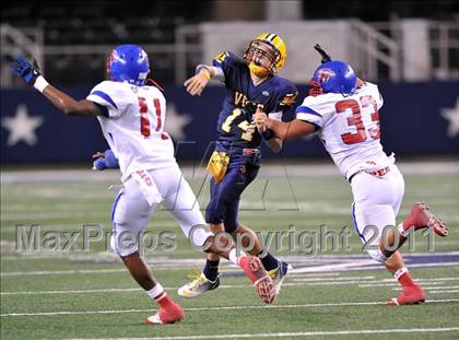 Thumbnail 3 in Lamar vs. Cooper (5A Division 2 Region 1 Bi-District) photogallery.
