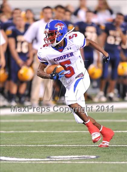 Thumbnail 2 in Lamar vs. Cooper (5A Division 2 Region 1 Bi-District) photogallery.