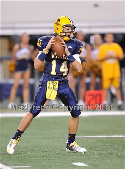 Thumbnail 2 in Lamar vs. Cooper (5A Division 2 Region 1 Bi-District) photogallery.
