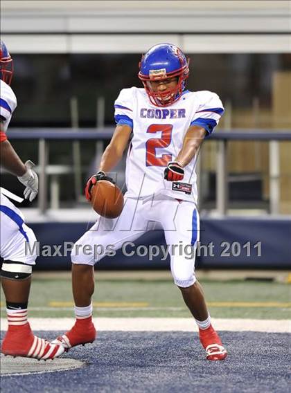 Thumbnail 3 in Lamar vs. Cooper (5A Division 2 Region 1 Bi-District) photogallery.