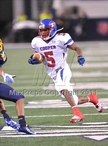 Thumbnail 2 in Lamar vs. Cooper (5A Division 2 Region 1 Bi-District) photogallery.