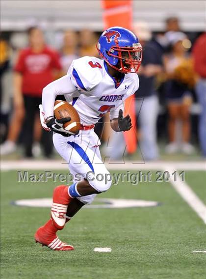 Thumbnail 2 in Lamar vs. Cooper (5A Division 2 Region 1 Bi-District) photogallery.