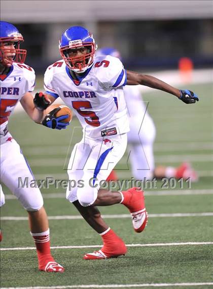Thumbnail 3 in Lamar vs. Cooper (5A Division 2 Region 1 Bi-District) photogallery.