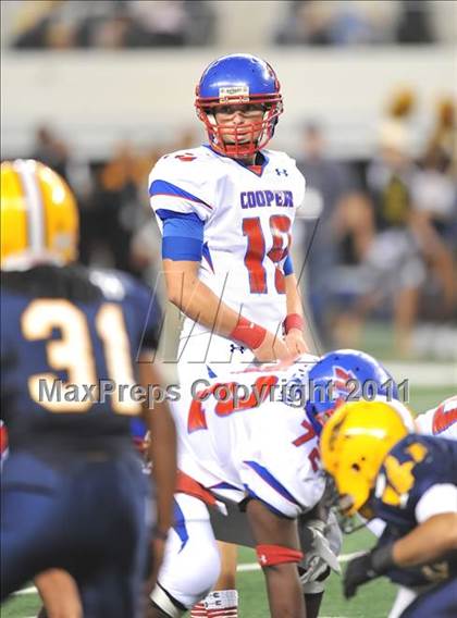 Thumbnail 1 in Lamar vs. Cooper (5A Division 2 Region 1 Bi-District) photogallery.