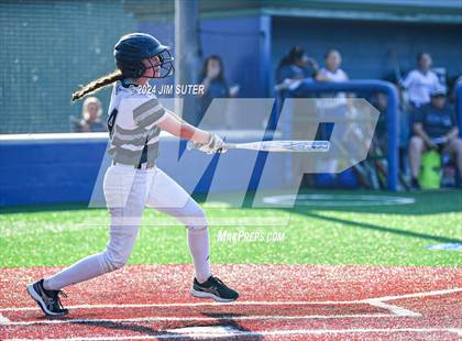 Thumbnail 2 in Moulton vs Slocum (UIL 1A Regional Final) Game 2 photogallery.