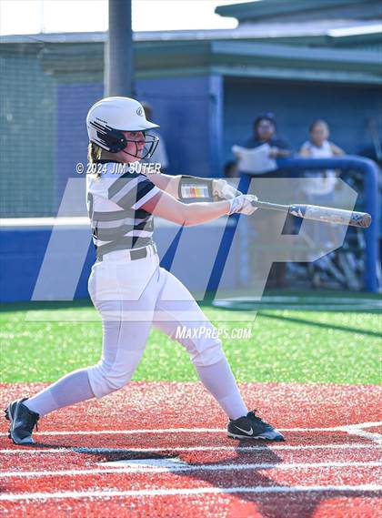 Thumbnail 2 in Moulton vs Slocum (UIL 1A Regional Final) Game 2 photogallery.