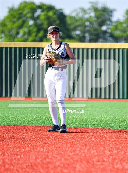 Thumbnail 1 in Moulton vs Slocum (UIL 1A Regional Final) Game 2 photogallery.