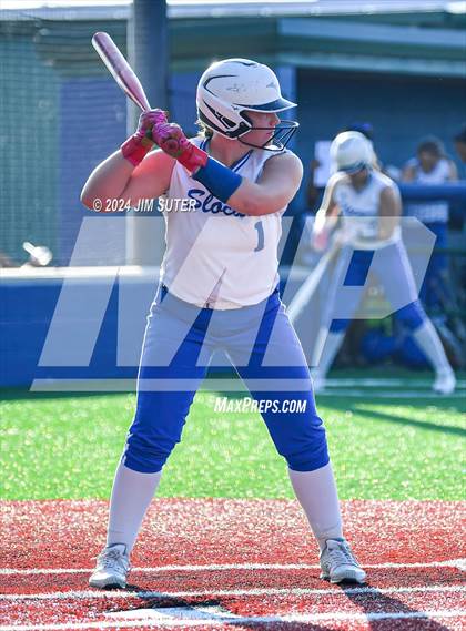 Thumbnail 1 in Moulton vs Slocum (UIL 1A Regional Final) Game 2 photogallery.