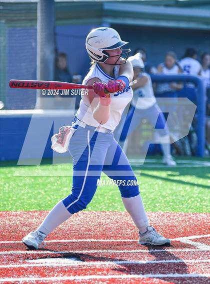 Thumbnail 2 in Moulton vs Slocum (UIL 1A Regional Final) Game 2 photogallery.
