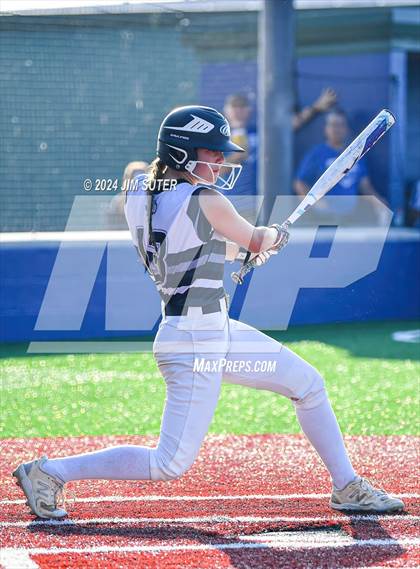 Thumbnail 3 in Moulton vs Slocum (UIL 1A Regional Final) Game 2 photogallery.