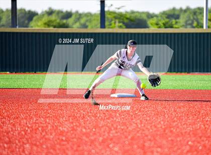 Thumbnail 1 in Moulton vs Slocum (UIL 1A Regional Final) Game 2 photogallery.