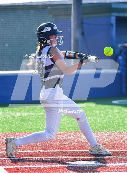 Thumbnail 1 in Moulton vs Slocum (UIL 1A Regional Final) Game 2 photogallery.
