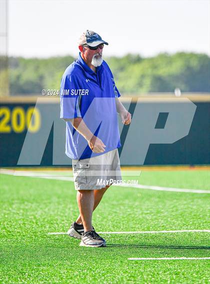 Thumbnail 2 in Moulton vs Slocum (UIL 1A Regional Final) Game 2 photogallery.