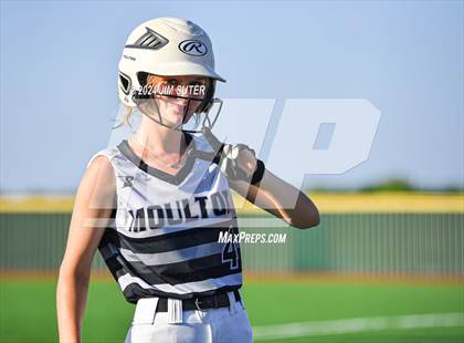 Thumbnail 2 in Moulton vs Slocum (UIL 1A Regional Final) Game 2 photogallery.