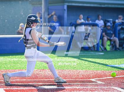 Thumbnail 2 in Moulton vs Slocum (UIL 1A Regional Final) Game 2 photogallery.