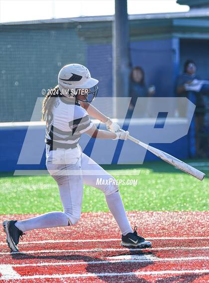 Thumbnail 1 in Moulton vs Slocum (UIL 1A Regional Final) Game 2 photogallery.