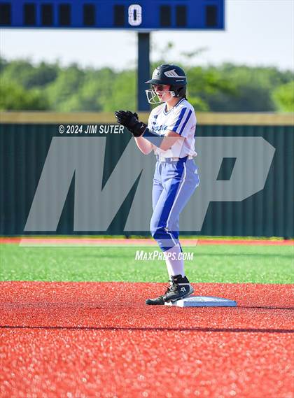 Thumbnail 1 in Moulton vs Slocum (UIL 1A Regional Final) Game 2 photogallery.