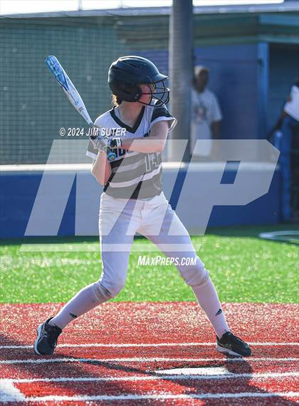 Thumbnail 1 in Moulton vs Slocum (UIL 1A Regional Final) Game 2 photogallery.