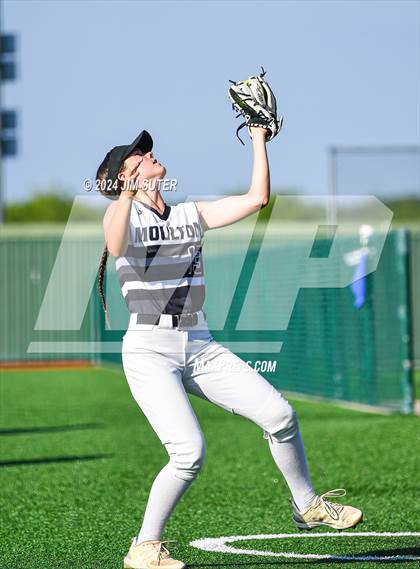 Thumbnail 3 in Moulton vs Slocum (UIL 1A Regional Final) Game 2 photogallery.