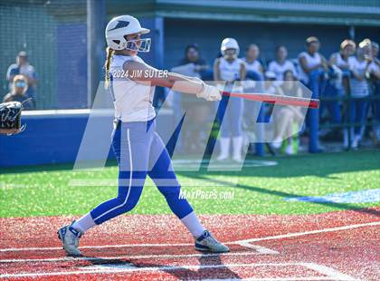 Thumbnail 1 in Moulton vs Slocum (UIL 1A Regional Final) Game 2 photogallery.