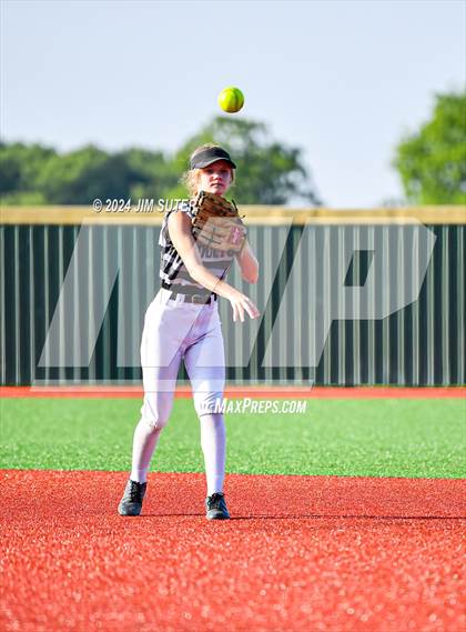Thumbnail 3 in Moulton vs Slocum (UIL 1A Regional Final) Game 2 photogallery.