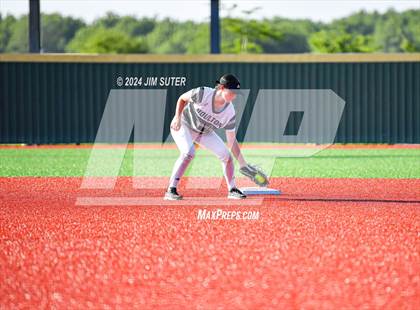 Thumbnail 2 in Moulton vs Slocum (UIL 1A Regional Final) Game 2 photogallery.