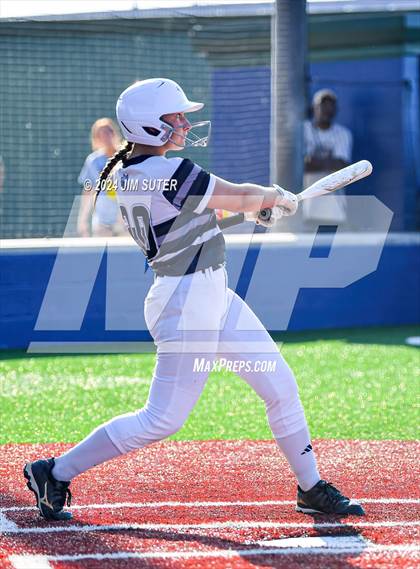 Thumbnail 1 in Moulton vs Slocum (UIL 1A Regional Final) Game 2 photogallery.