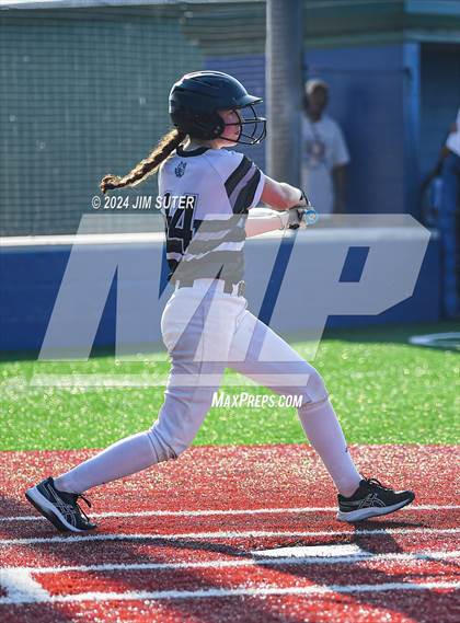 Thumbnail 1 in Moulton vs Slocum (UIL 1A Regional Final) Game 2 photogallery.