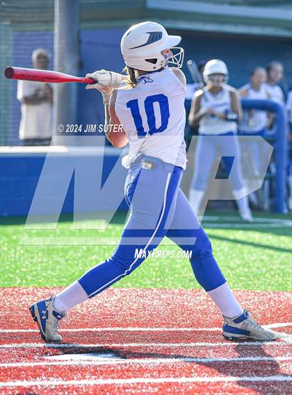 Thumbnail 1 in Moulton vs Slocum (UIL 1A Regional Final) Game 2 photogallery.