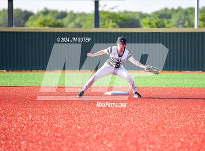 Thumbnail 2 in Moulton vs Slocum (UIL 1A Regional Final) Game 2 photogallery.
