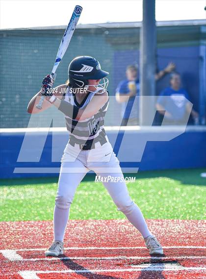 Thumbnail 3 in Moulton vs Slocum (UIL 1A Regional Final) Game 2 photogallery.