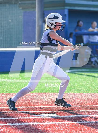 Thumbnail 1 in Moulton vs Slocum (UIL 1A Regional Final) Game 2 photogallery.