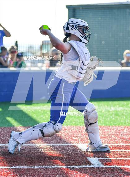Thumbnail 1 in Moulton vs Slocum (UIL 1A Regional Final) Game 2 photogallery.