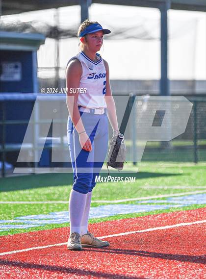 Thumbnail 3 in Moulton vs Slocum (UIL 1A Regional Final) Game 2 photogallery.
