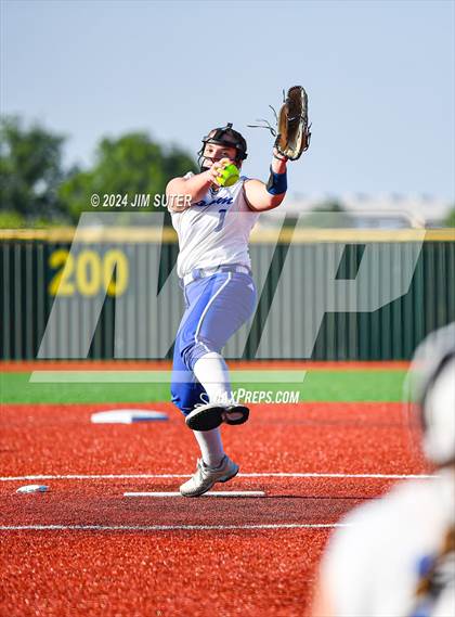 Thumbnail 1 in Moulton vs Slocum (UIL 1A Regional Final) Game 2 photogallery.