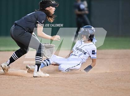 Thumbnail 3 in Johnson vs Clark photogallery.