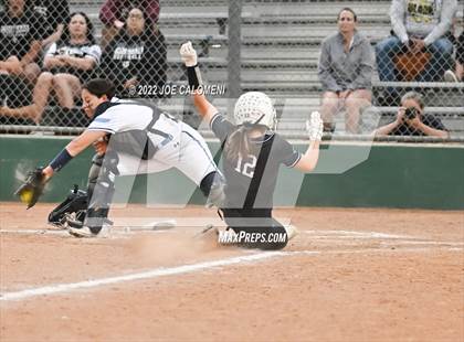 Thumbnail 3 in Johnson vs Clark photogallery.