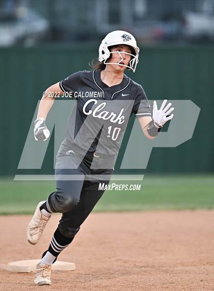 Thumbnail 3 in Johnson vs Clark photogallery.