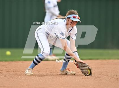 Thumbnail 3 in Johnson vs Clark photogallery.