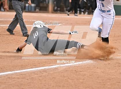 Thumbnail 3 in Johnson vs Clark photogallery.