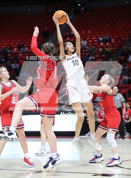 Thumbnail 3 in Springville vs. Bountiful (UHSAA 5A Semifinal) photogallery.