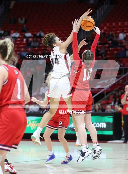 Thumbnail 2 in Springville vs. Bountiful (UHSAA 5A Semifinal) photogallery.
