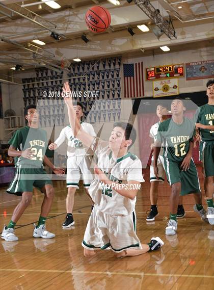 Thumbnail 3 in St. Mary's vs. Vanden (Jesuit JV Tournament) photogallery.